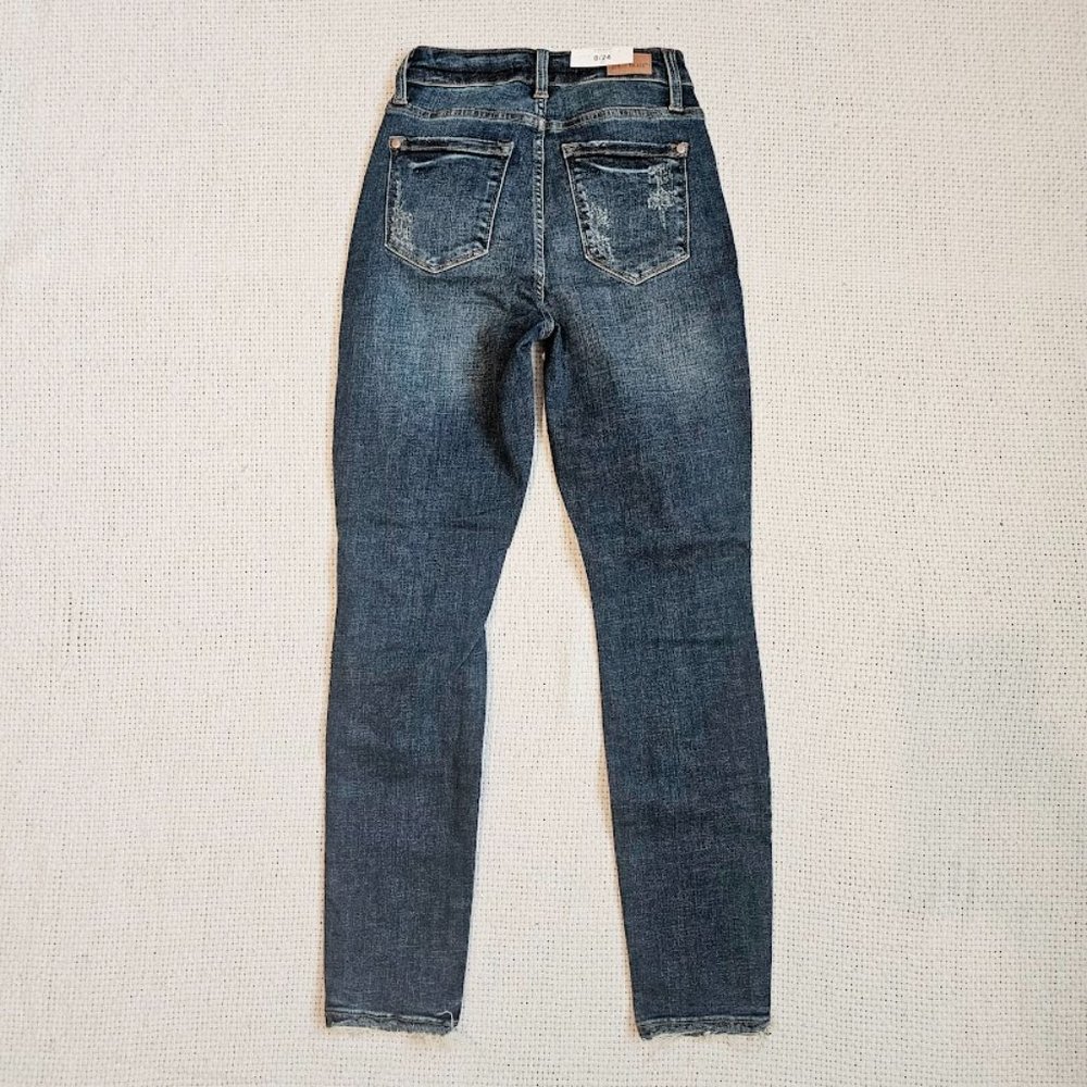 Judy Blue Mid Rise Distressed Dark Wash Relaxed Stretch Jeans Size 0(24) - Picture 11 of 15